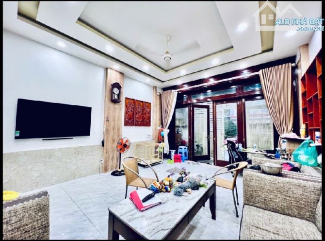 SIÊU PHẨM NHÀ PHỐ 91M2– NGANG 5M NỞ HẬU, HẺM 6M THÔNG TỨ HƯỚNG - CHỈ 9,99 - 1