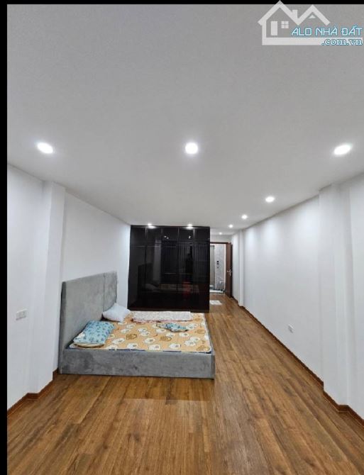 Nhỉnh 9 tỷ / 53/60 M2 Nhà 6 tầng / Ô tô Thạch Bàn - 1