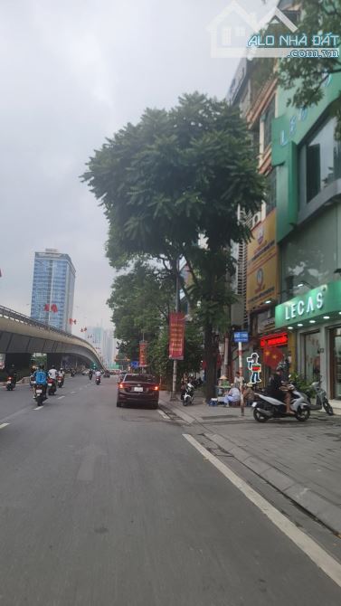 BÁN GẤP CĂN NHÀ LÔ GÓC MẶT PHỐ NGUYỄN CHÍ THANH , ĐỐNG ĐA 38M  ,MT 5M GIÁ CHỈ 12 TỶ - 1