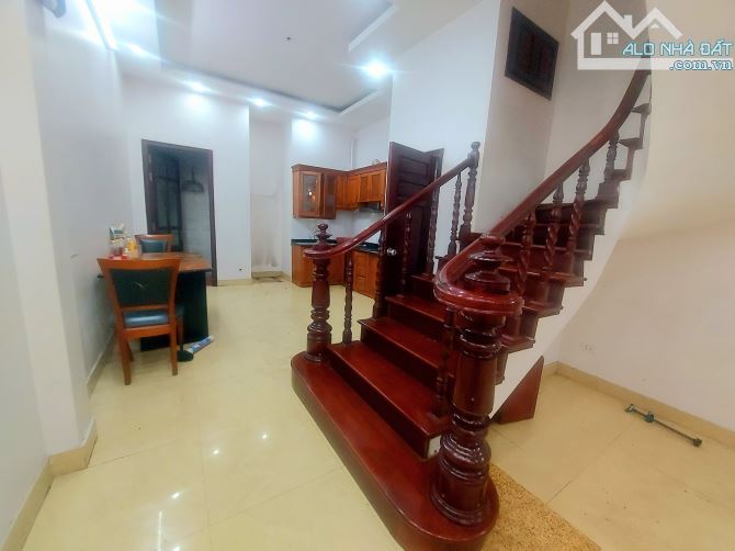 Bán nhà MINH KHAI - HM, lô góc, nhà dân xây, kết cầu chắc chắn, giá tốt - 12