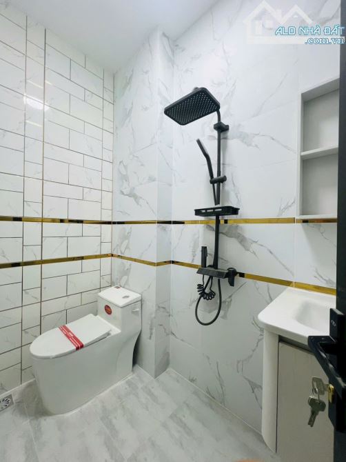 BÁN NHÀ ĐẸP MỚI 4 TẤM KHU VIP ĐƯỜNG SỐ CAO TẦNG XE HƠI ĐỖ CỬA DT 4*10 HÌNH THẬT GIÁ 12TỈ 4 - 12