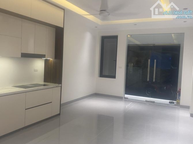 Phố Định Công - 45m2 - BA GÁC ĐỖ CỬA-1 NHÀ RA MẶT NGÕ ÔTo TRÁNH NHAU-7 TẦNG -THANG MÁY - 15
