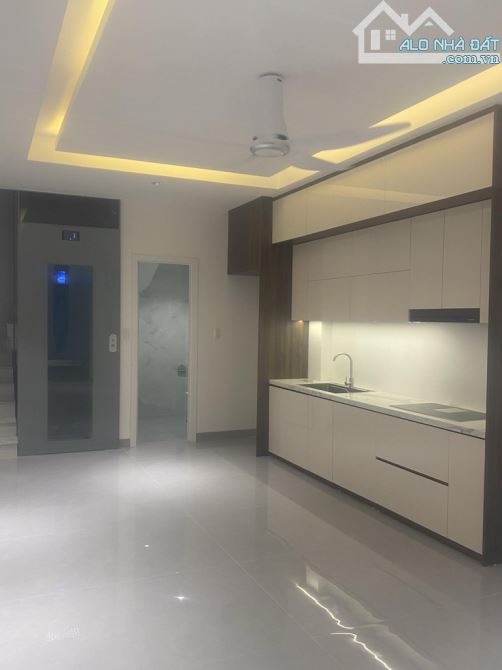Phố Định Công - 45m2 - BA GÁC ĐỖ CỬA-1 NHÀ RA MẶT NGÕ ÔTo TRÁNH NHAU-7 TẦNG -THANG MÁY - 17