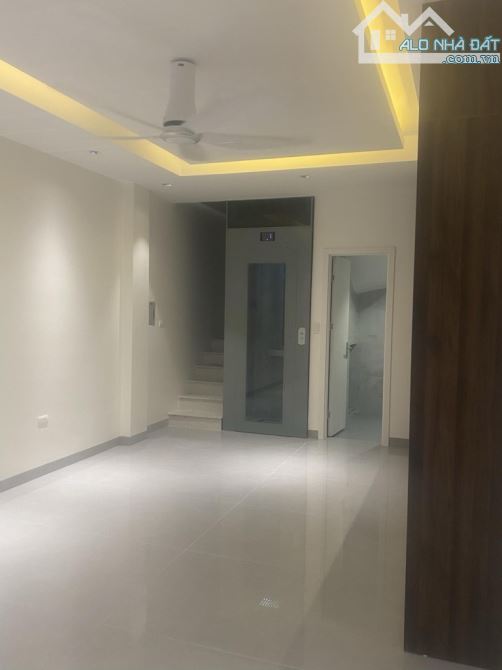 Phố Định Công - 45m2 - BA GÁC ĐỖ CỬA-1 NHÀ RA MẶT NGÕ ÔTo TRÁNH NHAU-7 TẦNG -THANG MÁY - 19
