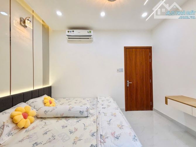 Nhà Mới Mặt Tiền KD Đường 8m - Gần Chợ Xóm Mới - Full Nội Thất - 20