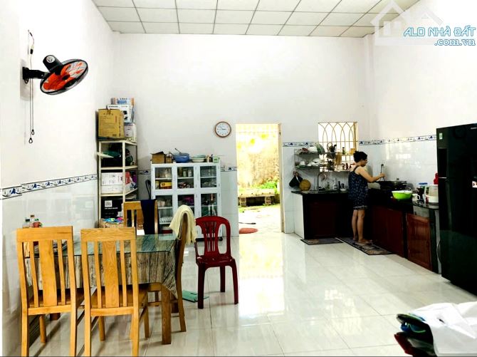 BÁN NHÀ TRẢNG DÀI, SỔ HỒNG RIÊNG THỔ CƯ, SÂN ĐẬU 2 OTO GẦN BÁCH HÓA XANH CHỢ PHÚ THỌ - 2