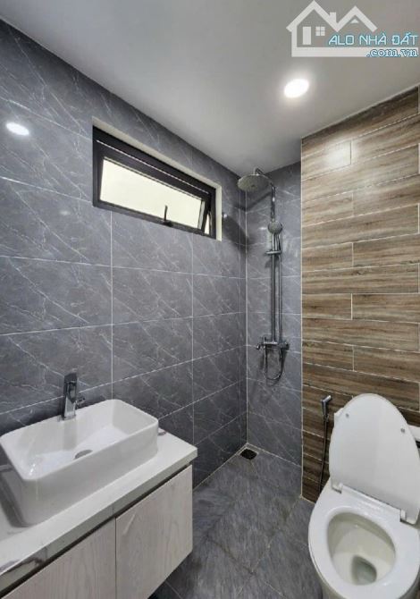 🇻🇳200M 2/ NGẮN RA - NGUYỄN VĂN QUÁ - 3 TẦNG - HXH - SHR VUÔNG ĐẸP - 3,9TY ,TL. - 2