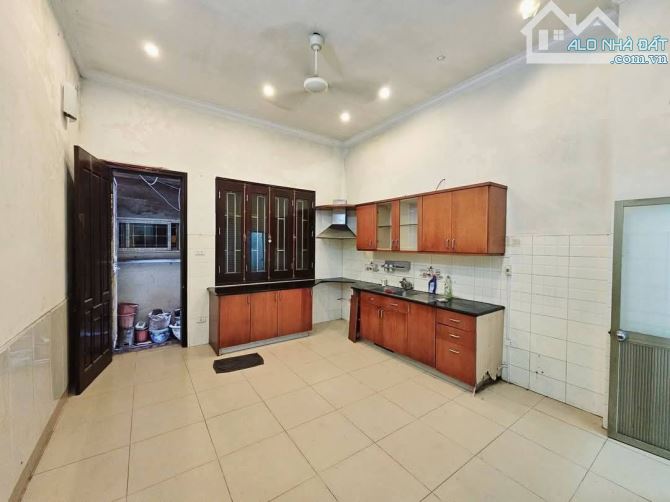 NGUYỄN CHÍ THANH - 41M - 15,7 TỶ - PHÂN LÔ CÁN BỘ - Ô TÔ ĐỖ CỬA - ĐỐNG ĐA -- KINH DOANH. - 2