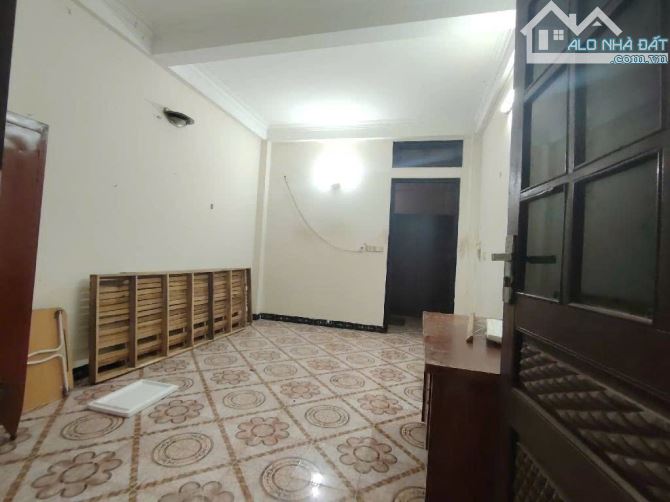 Tôi bán nhà - Trung tâm Hà nội, sát hồ XÃ ĐÀN, 10m ra ô tô, 49 m2 / 5 tầng / chỉ 10.6 tỷ. - 2