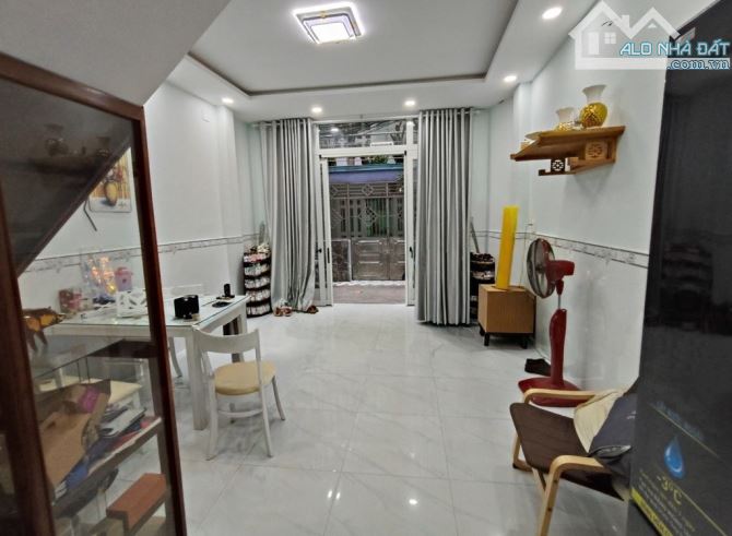 HẺM XE HƠI, 4 Tầng BTCT 3PN, (DT 4m x 9m) Phường 1 Gò Vấp, giá 6.x ty - 2
