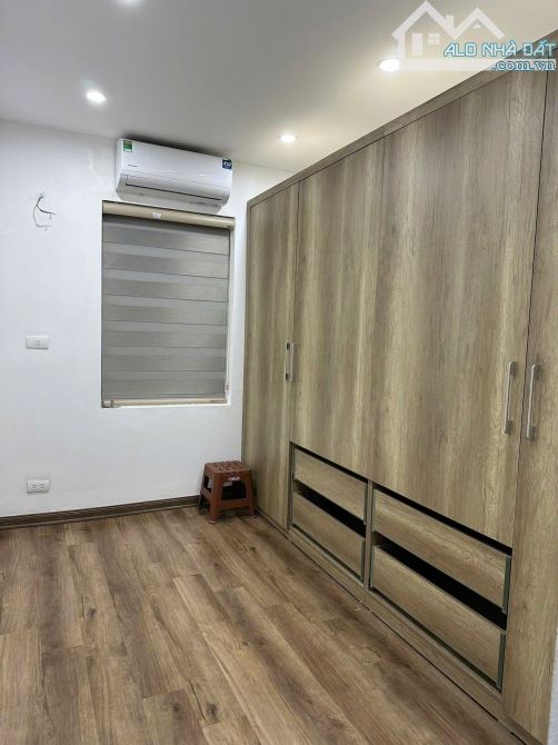 Cho thuê nhà 4 tầng Đội Cấn, Ba Đình. Giá 15tr - 2