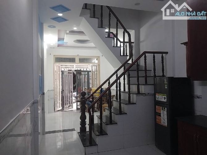 CỰC HOT! Nhà 40m2 hẻm ô tô Đường số 4 Bình Tân - 3 tầng kiên cố - Giá chỉ hơn 2 tỷ - 2