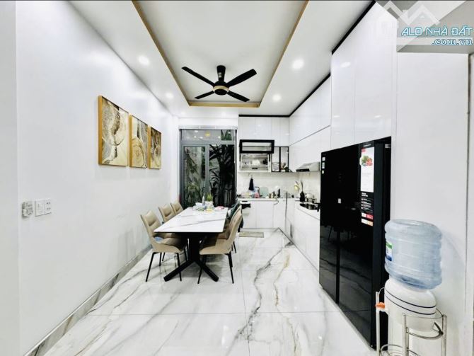 BÁN NHÀ HẺM OTO NƠ TRANG LONG. NHÀ 4 TẦNG, 4 PHÒNG NGỦ, THIẾT KẾ HIỆN ĐẠI CÒN RẤT MỚI - 2