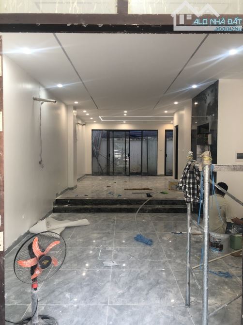 Cho thuê nhà Hoàng Thành, Nguyễn Văn Lộc, Mỗ Lao, HĐ. DT 120m2, MT 7m, 5 tầng thông sàn th - 2