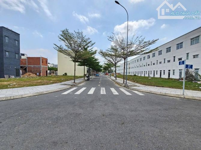 Cần Bán Lô Đất Ngay VSIP 2. Mặt Tiền DT.741. Đối Diện Cổng Xanh - 2