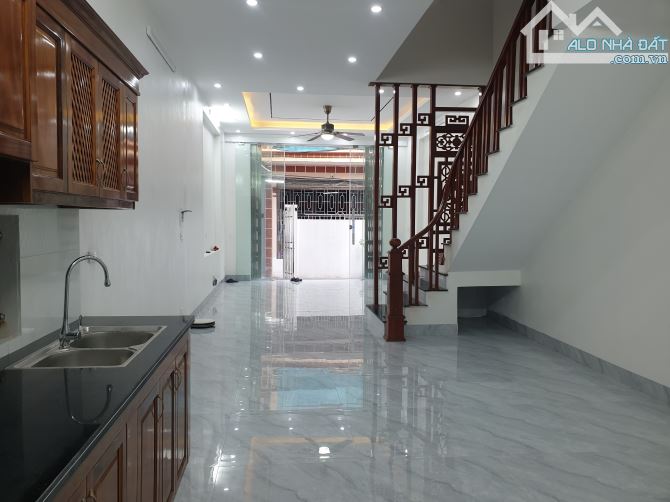 BÁN NHÀ ĐẸP 2.8 TỶ 3 TẦNG 84M2 ( ĐÔNG NAM ) NGÕ HÙNG VƯƠNG - 2