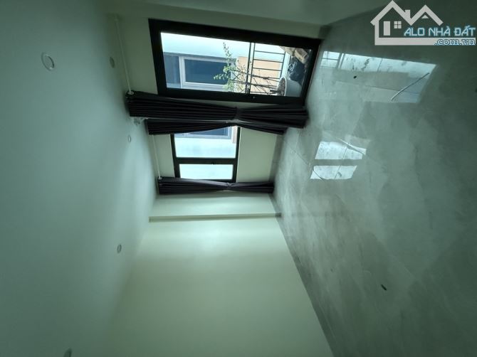 Kiêu Kỵ-Nhà Mới- Nguyễn Quý Trị 3 Tầng*40m Ô TÔ ĐỖ Cửa- Cạnh VinOCP- chỉ 4,6 Tỷ - 2