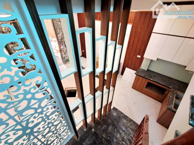 5.55 TỶ-30M2-5 TẦNG MỚI-10M RA Ô TÔ-KHUYẾN LƯƠNG-VÀNH ĐAI 3-TAM TRINH - 2