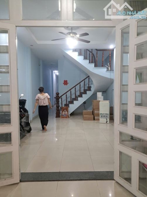 NHÀ 109M2 CÓ 2 MẶT VỊ TRÍ ĐẮC ĐỊA ĐƯỜNG TRẦN HƯNG ĐẠO, NHÀ PHỐ DĨ AN, SHR, CC NGAY - 2