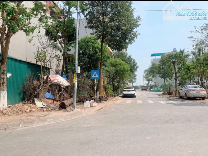 BÁN LÔ GÓC VIEW VƯỜN HOA - Giãn Dân Phương Vỹ - BN - 2