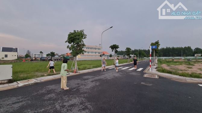 Kẹt tiền cho con làm ăn bán đất Long Thành 1 tỷ 150tr buông sổ - 2