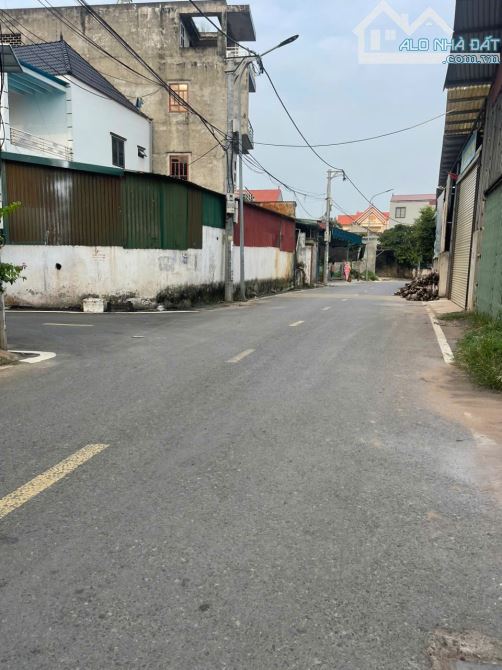 Đất Trung Châu – Đan Phượng 49,7m², ô tô tránh, mặt tiền đẹp, vừa ở vừa kinh doanh, giá ĐT - 2
