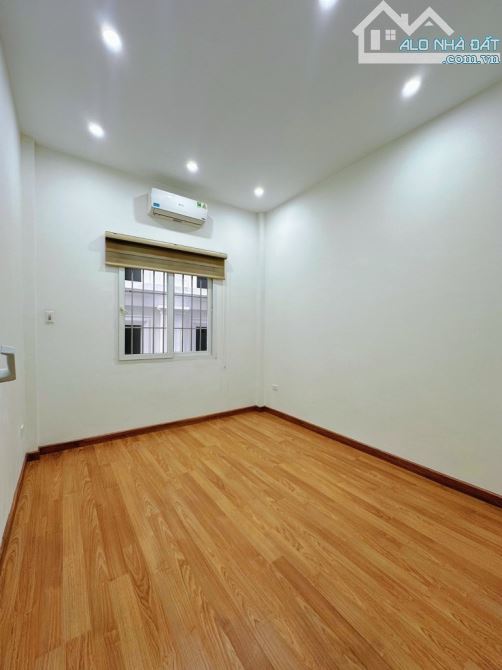 Bán nhà Vương Thừa Vũ ngõ nông gần phố nhà đẹp  thoáng trước sau 39m 5 tầng giá 9.4 tỷ . - 2