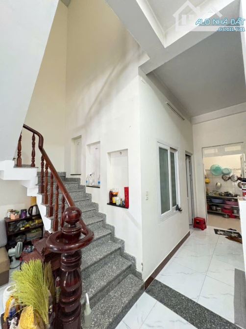 Bán Nhà 1 Lầu Buôn bán , Gần Big C Dĩ An , Đường Nhựa vỉa hè - 2