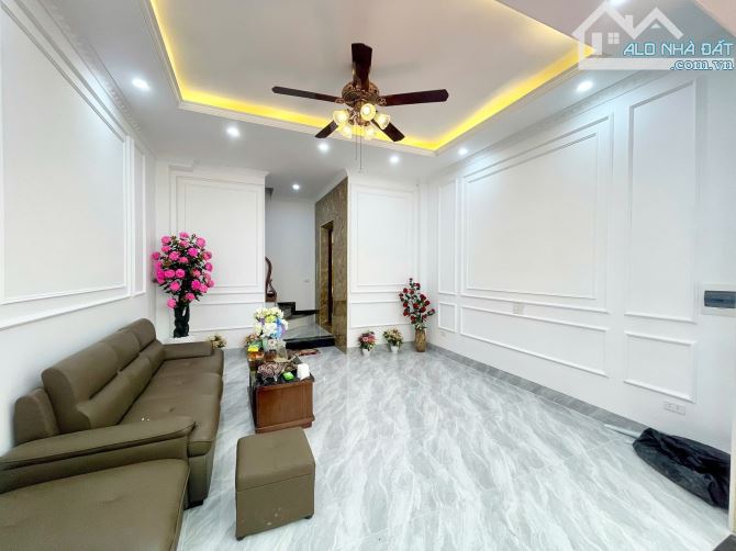 Siêu hiếm, Pháo Đài Láng, sổ 30m2, 6 tầng thang máy, giá em bán rẻ hơn thị trường 500 tr - 2