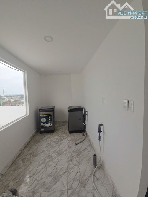 CHDV 5 tầng. 12Phòng. Cho thuê 70tr/th. 132 m2 giá 14 tỷ x - 2