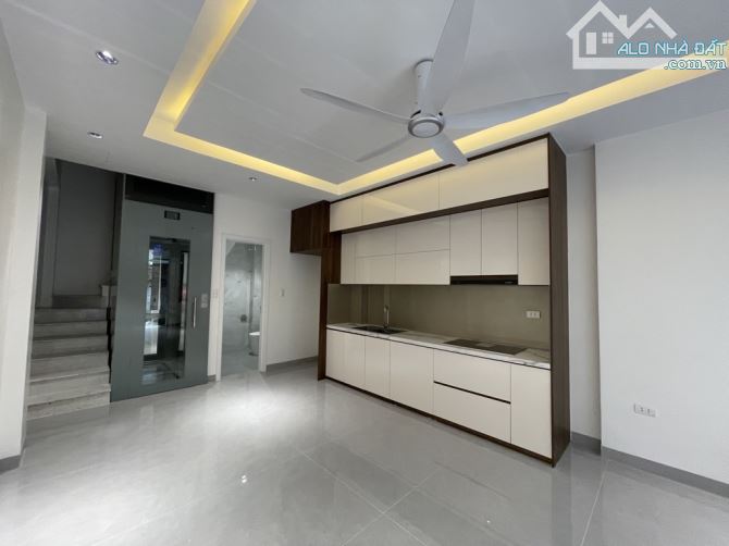 Phố Định Công - 45m2 - BA GÁC ĐỖ CỬA-1 NHÀ RA MẶT NGÕ ÔTo TRÁNH NHAU-7 TẦNG -THANG MÁY - 2
