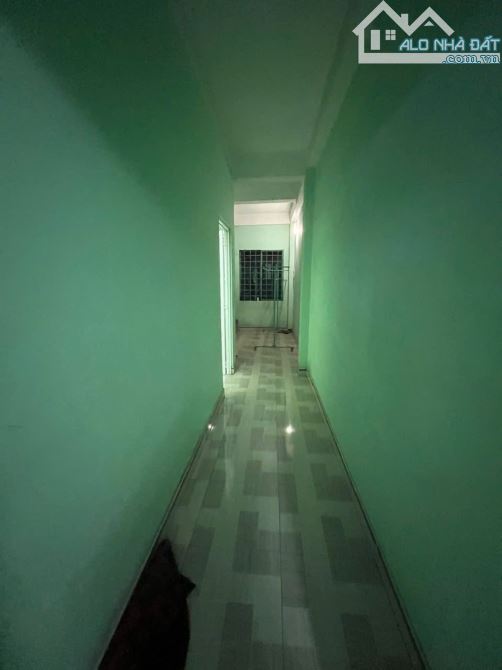 Cho thuê nguyên căn nhà mặt tiền 1 trệt 2 lầu đường Cách mạng Tháng Tám giá 22 triệu - 2