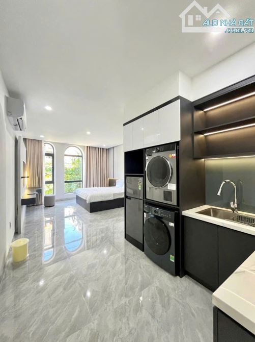 cần bán toà nhà căn hộ gần biển doanh thu hơn 100tr tháng - 2