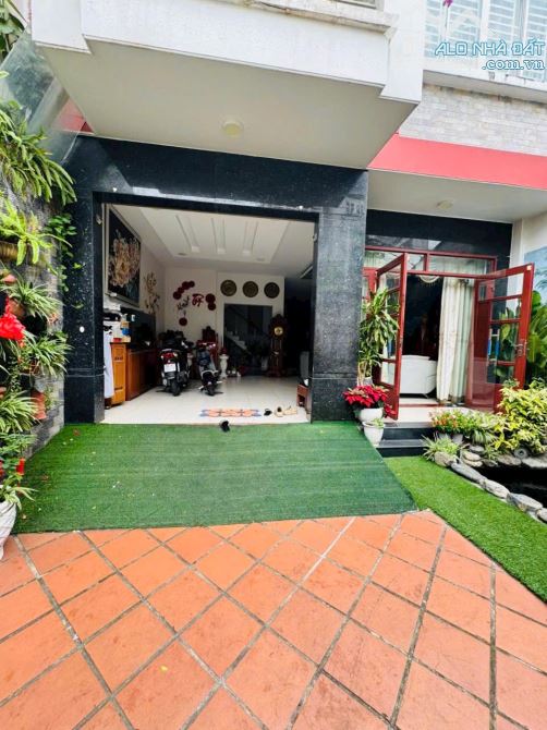 Bán Biệt Thự 7,5x22m 4 Lầu Ngay Chợ Tân Hương-Đường 8m Xe Hơi Tránh-Hạ Giá Bán Gấp - 2