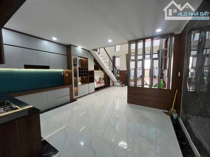Chủ hạ giá chỉ còn 2,85tỷ DT ngang 5 m dài 43 m - 2