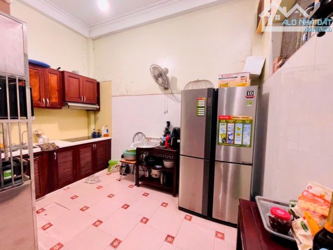 Lạc Long Quân, dân xây, gần phố, ô tô đỗ gần 45m2, 4 tầng, 11,5tỷ - 2