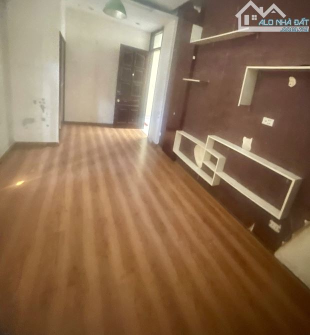 Bán Nhà 4 Tầng Lô Góc Ô Tô Kinh Doanh Nguyễn Chí Thanh Đống Đa DT 46/50M MT 6M Giá 19,8Tỷ - 2