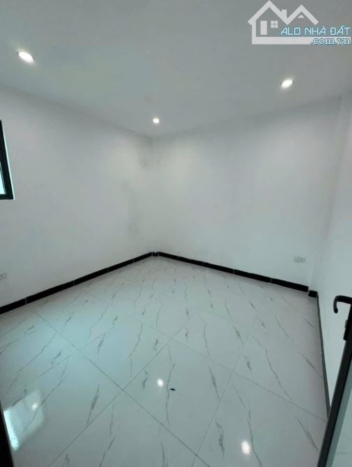 ĐẦU TƯ LÀ LỜI chỉ 1 căn xây 33M-ÔTÔ đỗ cửa-gần chợ,5p ra DH TDTT,QL6 - 2