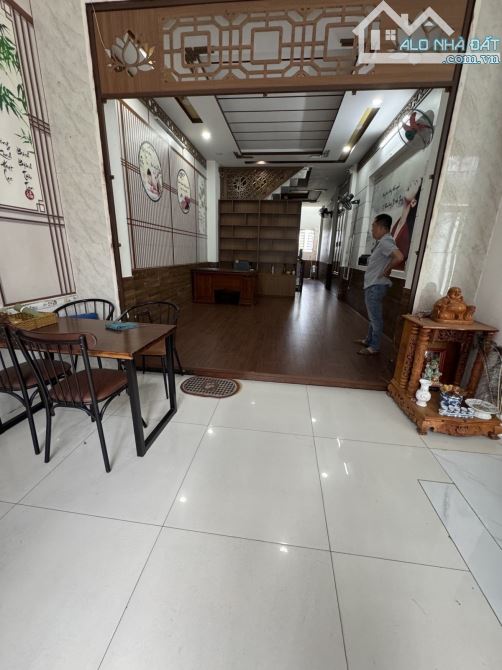 NHÀ 4 TẦNG THIẾT KẾ SANG TRỌNG 72M2 - HẺM 6M OTO VÀO TẬN NHÀ - THỚI AN, QUẬN 12. GIÁ RẺ - 2
