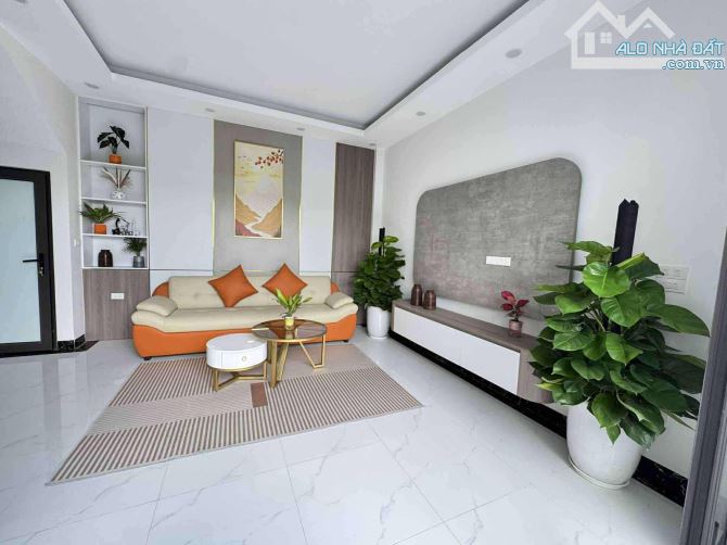 BÁN NHÀ VIEW MẶT ĐƯỜNG PHÚC LỢI – 38m² – 5 TẦNG – 3 NGỦ - NHÚ 5 TỶ - Ô TÔ ĐỖ NGÀY ĐÊM - 2