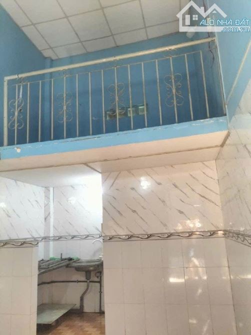 Dãy trọ đường QL1A phường THẠNH XUÂN, Q12, DT 73m2 (17,6m x4m) DÒNG TIỀN 10tr/tháng 💵4,2t - 2