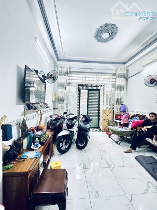 Bán nhà Quang Trung P11 , 4x16m , hẻm thoáng , nhỉnh 4 tỷ - 2