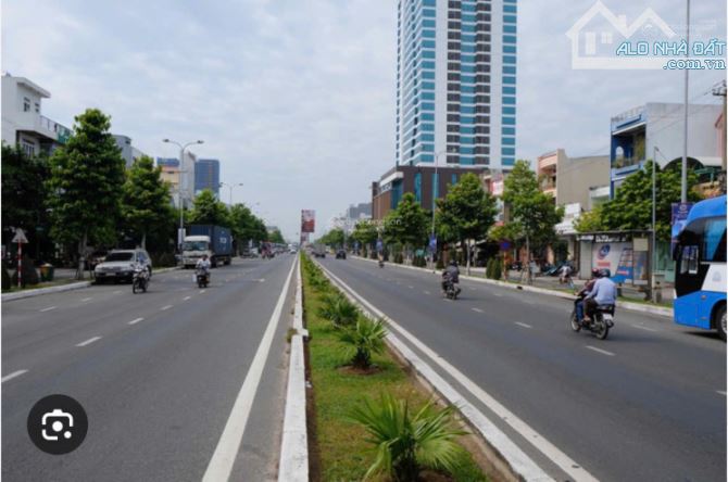 Hàng độc quyền cặp đất biển Nguyễn Huy Chương trục 36m dt 200m2 - ngang 10m - giá 42 - 2