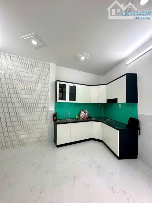 LÔ GÓC HƯƠNG LỘ 2 -BÌNH TRỊ ĐÔNG - HẺM 4M THÔNG - 2TẦNG 40M2 - SỔ MỚI ĐẸP HC ĐỦ - 3.x TỶ - 2