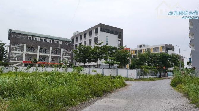 Đất Nền Hoà Lạc DT:130m mặt tiền 8m đường 12m Giáp Làng Đại Học Quốc Gia Khu CNC - 2