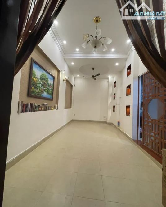 NHÀ ĐẶNG DUNG, QUẬN 1: Ngang 9.6M Hiếm Có, Hẻm Xe Hơi, Đang Có Dòng Tiền, Chỉ 18.6 Tỷ! - 2