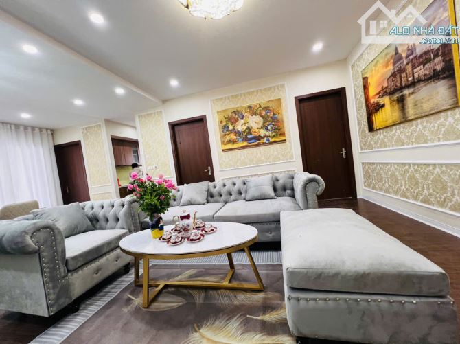 Bán Căn Hộ Golden Land Nguyễn Trãi DT 121m 3PN Full NT đẹp, Hướng Đông Nam giá 8,9 tỷ - 2