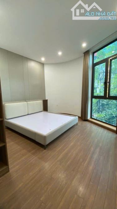 Bán nhà riêng Chính chủ - Lô góc 2 mặt thoáng tại Long Biên, 9 tỷ VND, 43 m2, 4PN, 2WC - 2