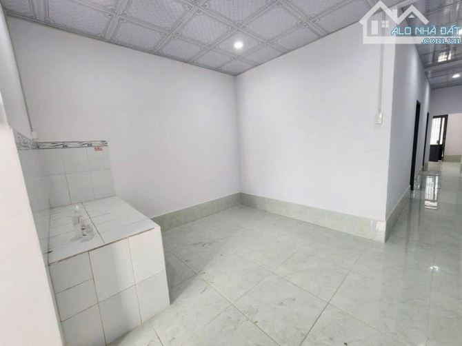 Cần tiền bán gấp căn nhà cấp 4 ở Đ. Tân Hiệp 4 , Hóc Môn 94m2 sổ hồng riêng giá 939tr - 2