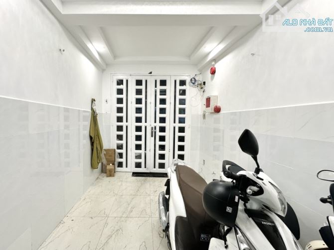 BÁN CHDV 6 TẦNG, TRẦN QUAN KHẢI, QUẬN 1 - 8 PN/ 10 WC -  39M2 - 35Tr/Tháng - 10.39 TỶ - 2